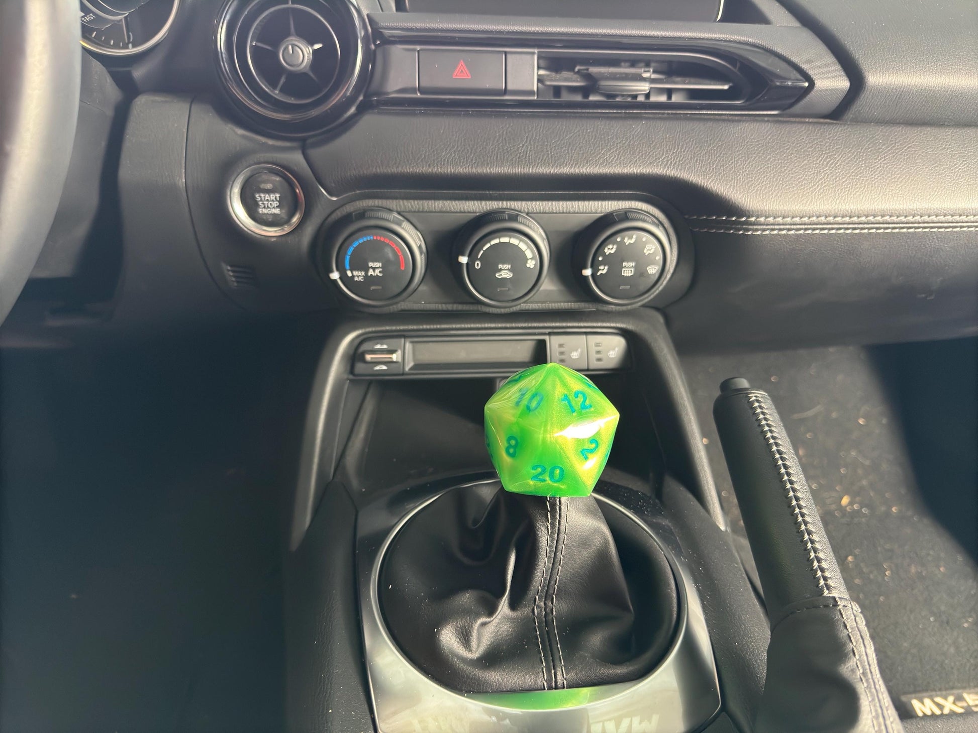 Custom Green D20 Shift Knob – Unique Dungeons & Dragons Inspired Gear Knob for the DnD Geek Car Enthusiast!
